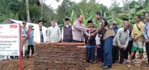 Polsek Cikoneng Hadiri Peletakan Batu Pertama Pembangunan Masjid Al Hidayah di Desa Nasol