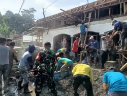 Humanis, Polsek Cikoneng Bersama TNI Gotong Royong Bangun Masjid di Ciamis