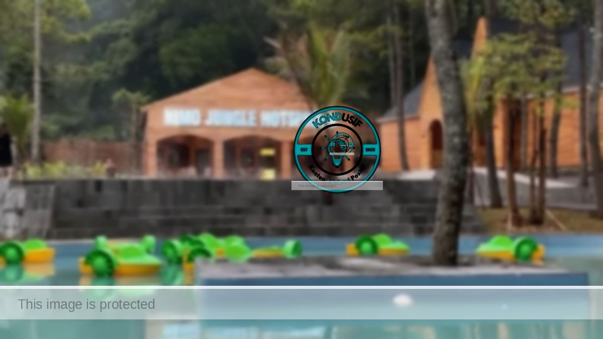 Nimo Jungle Hotspring, destinasi wisata terbaru ini menghadirkan pengalaman berendam di air panas belerang yang menyegarkan tubuh. Foto by: Kondusif