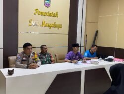 Jaga Kondusifitas, Polsek Cikoneng Hadiri Musdes Pemanfaatan Aset Desa Margaluyu