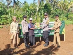 Dukung Ketahanan Pangan, Polsek Ciamis Tanam Jagung Bersama Warga