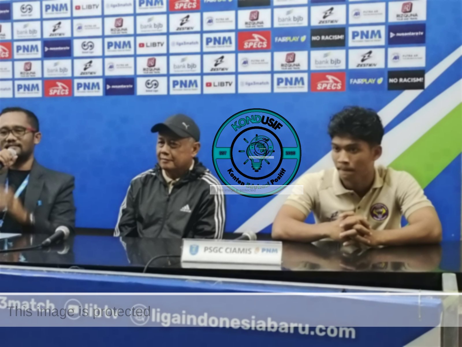 Coach Heri Kiswanto saat konferensi pers selepas pertandingan menghadapi Persekabpas (dok:synster)