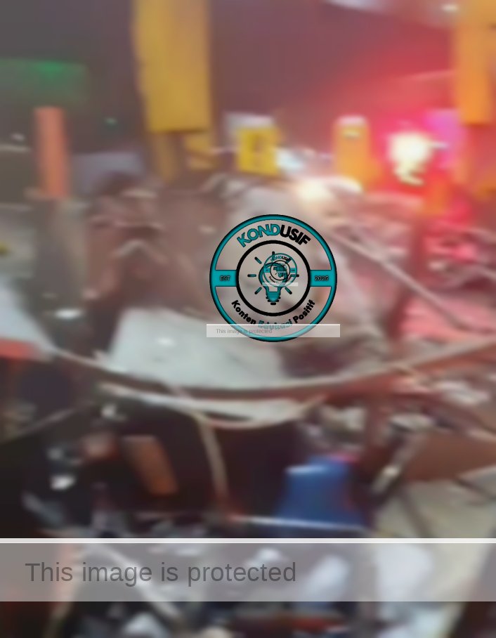 Kecelakaan maut tragis terjadi di Gerbang Tol (GT) Ciawi 2 Tol Jagorawi arah Jakarta pada Selasa (5/2/2025) sekitar pukul 23.30 WIB. Foto : Tangkap layar Indri Bob