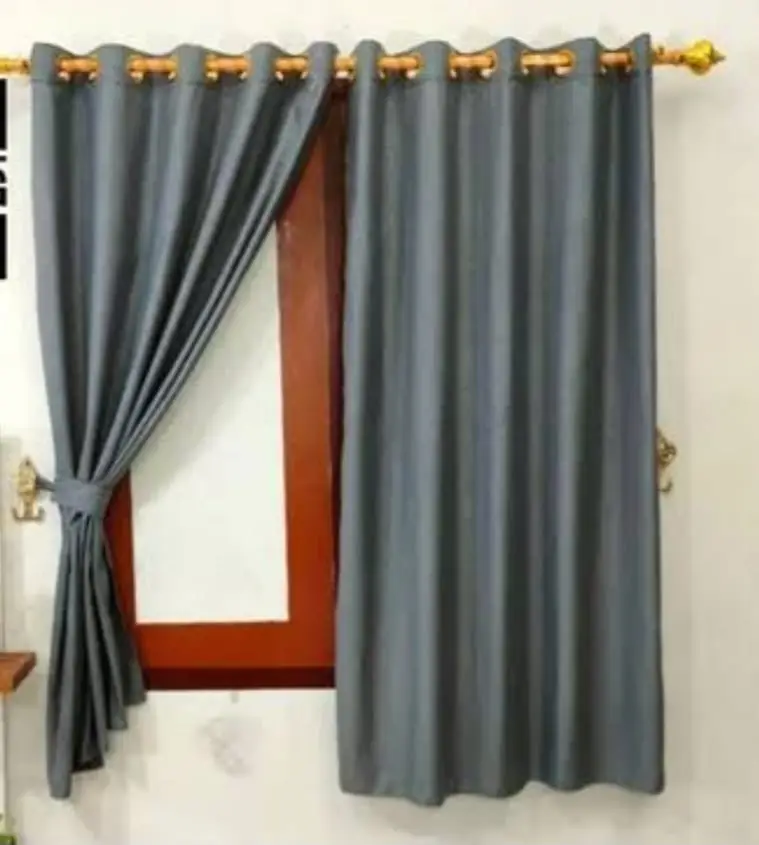 Sejarah gorden pertama kali terbuat dari bahan yang cukup kasar: kulit hewan. Penggunaan kulit hewan sebagai bahan tirai sudah ada sejak zaman kuno, terutama di kalangan penduduk asli Amerika Utara. Gambar:web