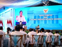 Fokus Pendidikan dan Ekonomi Desa, Presiden Prabowo Pimpin Rapat Terbatas di Istana