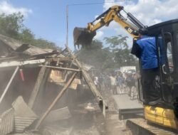 Bupati Bekasi Dukung Dedi Mulyadi dalam Pembongkaran Bangunan Liar di Kali Sepak