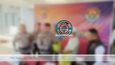 Kapolres Ciamis AKBP Akmal saat mengembalikan gas LPG