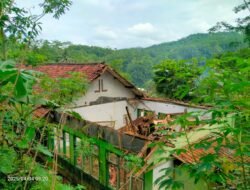 Atap Ruang Kelas MI Sukaria Ambruk Diterjang Cuaca Ekstrem, Aktivitas Belajar Terganggu