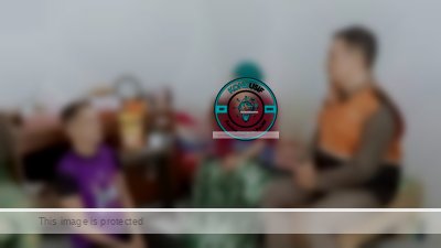 Oim Rohimat bersama sang ibu saat disambangi perwakilan Baznas Ciamis