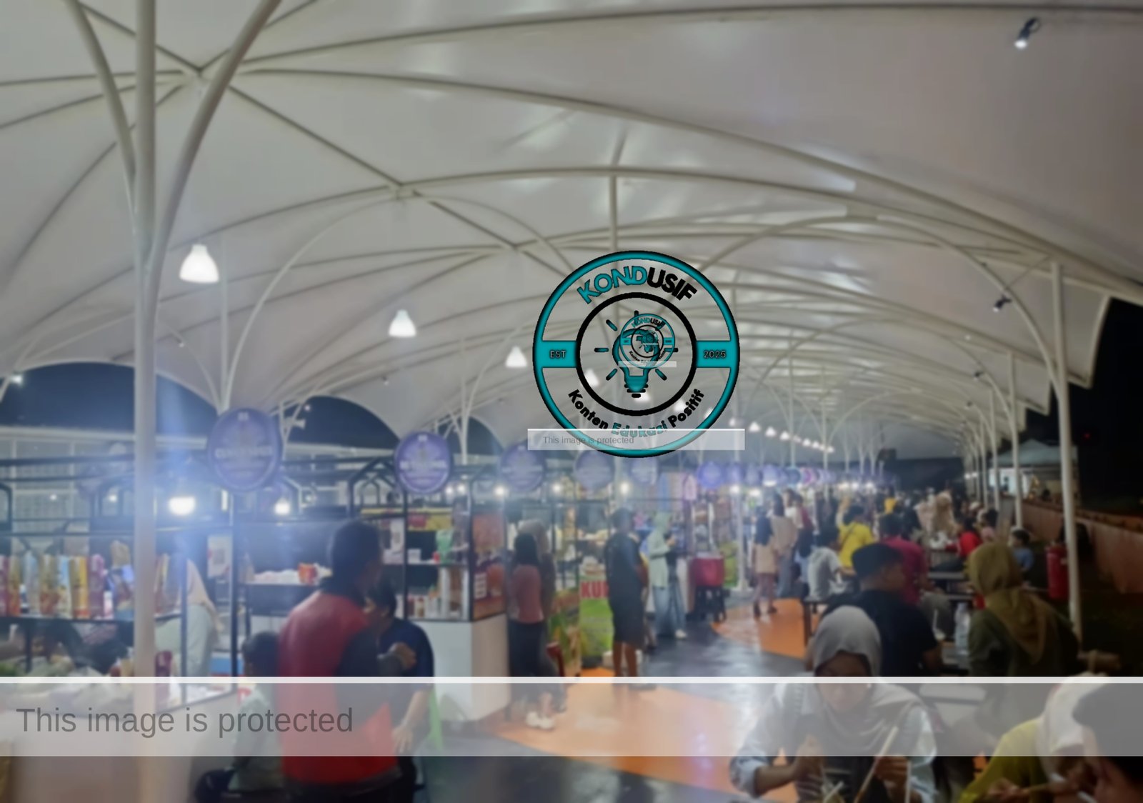 Suasana food court Alun-alun Ciamis