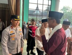 Wakapolres Ciamis Pimpin Pengamanan dan Kawal Langsung Pelepasan 182 Jamaah Haji ke Embarkasi