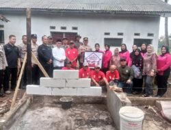 Air Mata Haru Tukang Rongsokan: Polri Bedah Rumah Warga di Manonjaya di Momen Hari Bhayangkara ke-79