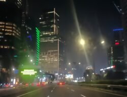 Di Antara Kilometer dan Harapan: Menatap Jakarta dari Atas Jalan Raya