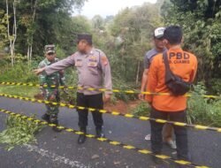 Akses Jalan Sadananya–Kawali Putus Diterjang Longsor, Polsek Cipaku Gerak Cepat Amankan Lokasi