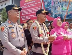 Pelepasan Merpati Putih di Akhir Tugas AKBP Akmal, Simbol Ketulusan dan Doa yang Terbang Tinggi