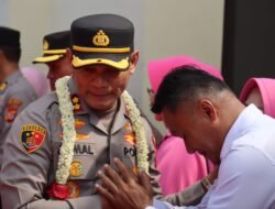 Pelukan Terakhir AKP Carsono untuk AKBP Akmal di Gerbang Pedang Pora