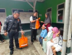 Jumat Berkah Sat Reskrim Polres Ciamis: Berbagi Sembako di Lebak Lipung