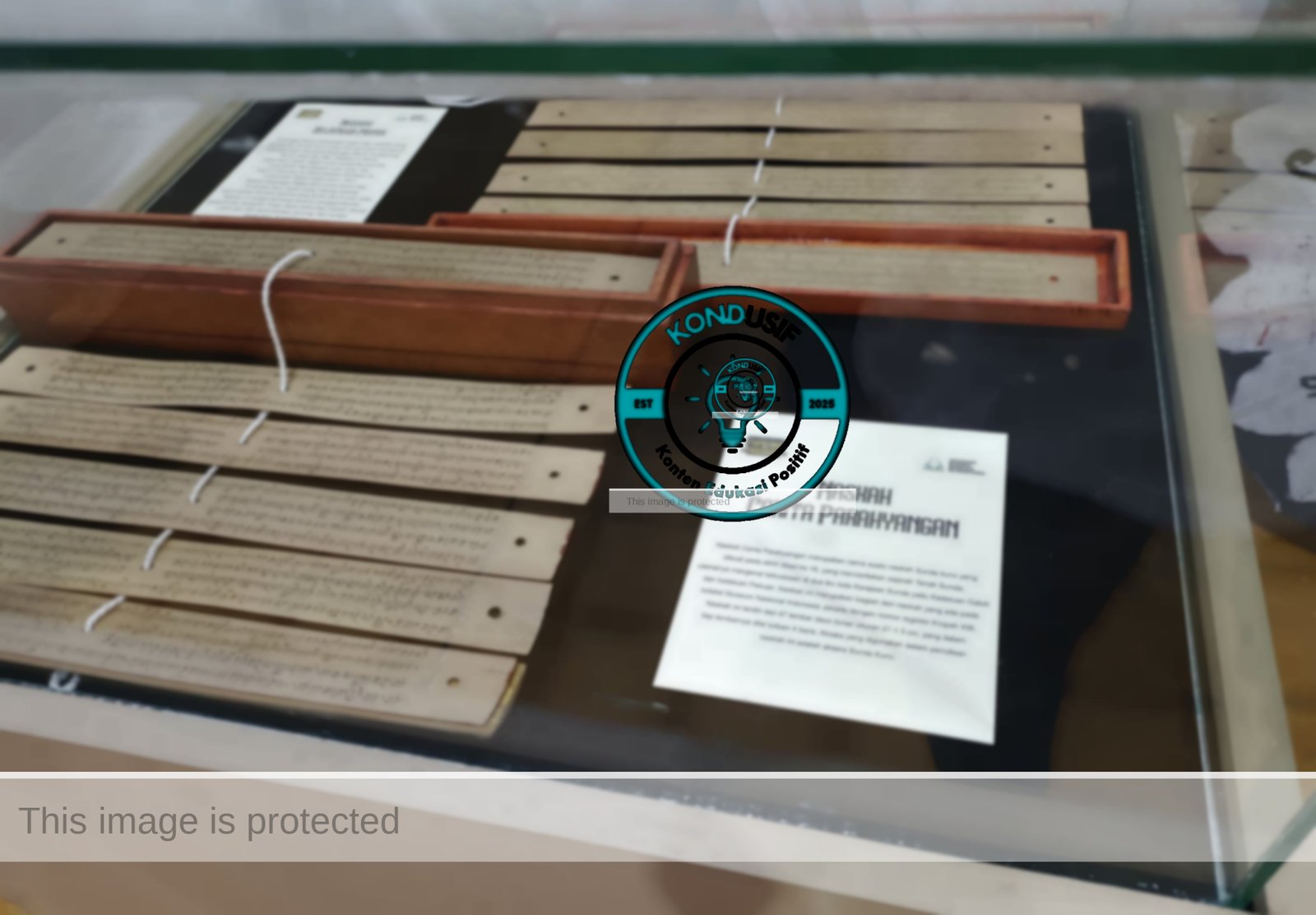 Naskah Kuno di Pameran Naskah acara Nyawang bulan