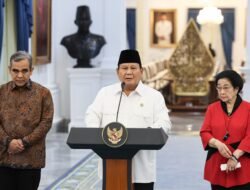 Prabowo Umumkan Tunjangan DPR Dicabut Mulai 1 September 2025