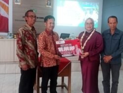 Hj. Ida Nurlaela Serahkan Bantuan CSR BUMN untuk SMK Miftahussalam Ciamis