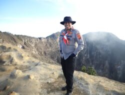 Brigjen Rhinto Pecahkan Rekor Pendaki Tertua Gunung Ciremai di Indonesia