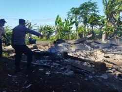 Polsek Cikelet Turun Langsung Cek TKP Kebakaran Rumah Panggung