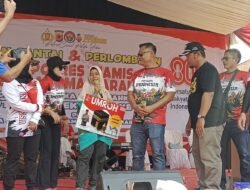 Langkah Tertatih Marni Menuju Panggung, Hadiah Umroh dari Polres Ciamis Bikin Haru Ribuan Warga