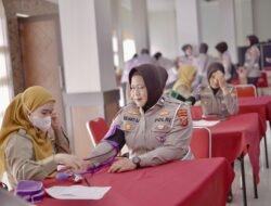 Polwan Polda Jabar Jalani Vaksinasi HPV dalam Rangka HUT ke-77
