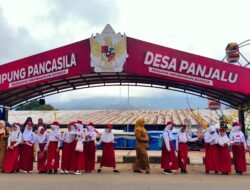 Siswa SDN 4 Panjalu Antusias Sambut Kirab Merah Putih di Kampung Pancasila
