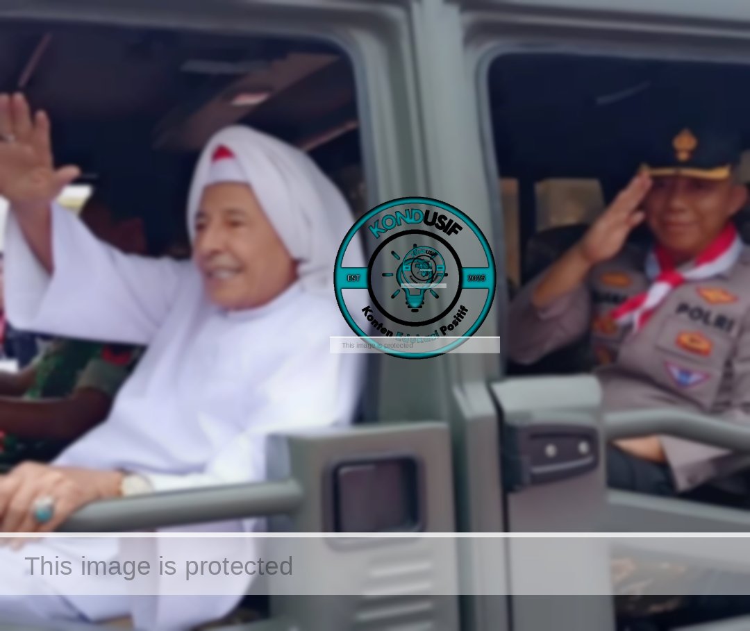 Habib Luthfi saat menyapa masyarakat Panjalu, Ciamis di acara Kirab Kebangsaan Merah Putih