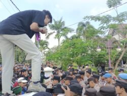Mahasiswa Ciamis Demo di DPRD:“Kami Hanya Ingin Sidang, Bukan Merusak”