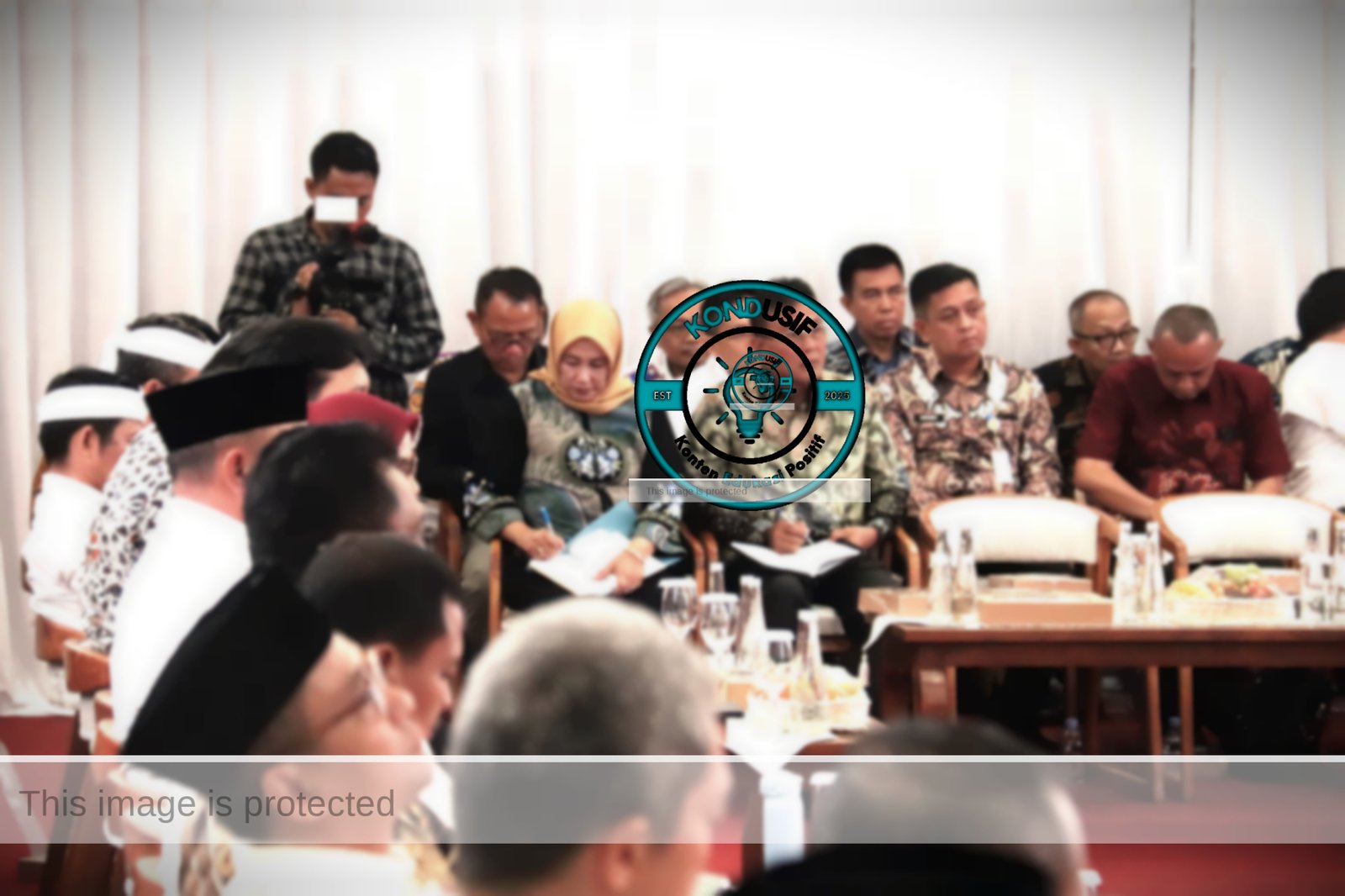 Bupati Ciamis, Herdiat Sunarya saat mengikuti rapat koordinasi (rakor) Kepala Daerah se-Jawa Barat yang dipimpin langsung oleh Gubernur Jawa Barat, Dedi Mulyadi, (tangkapan layar website ciamiskab)