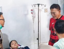 Bupati Ciamis Jenguk Korban Dugaan Keracunan MBG di Kawali, Beri Semangat untuk Pulih