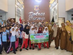 Kapolres Ciamis Ajak Siswa SDN 4 Maleber Jadi Pelopor Keselamatan Lewat Program Polisi Sahabat Anak