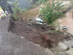Hujan Lebat, TPT di Jalan Panjalu–Kawali Ambruk dan Timbun Area Persawahan