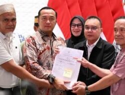 Prabowo Teken Rehabilitasi Dua Guru Luwu Utara Korban Kriminalisasi