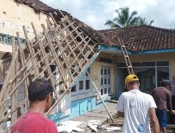 Hujan Deras Robohkan Rumah Warga di Imbanagara, Penghuni Selamat dari Reruntuhan