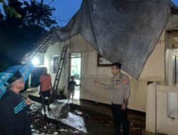 Diterpa Angin Kencang, Rumah Warga Rancah Rusak Tertimpa Pohon