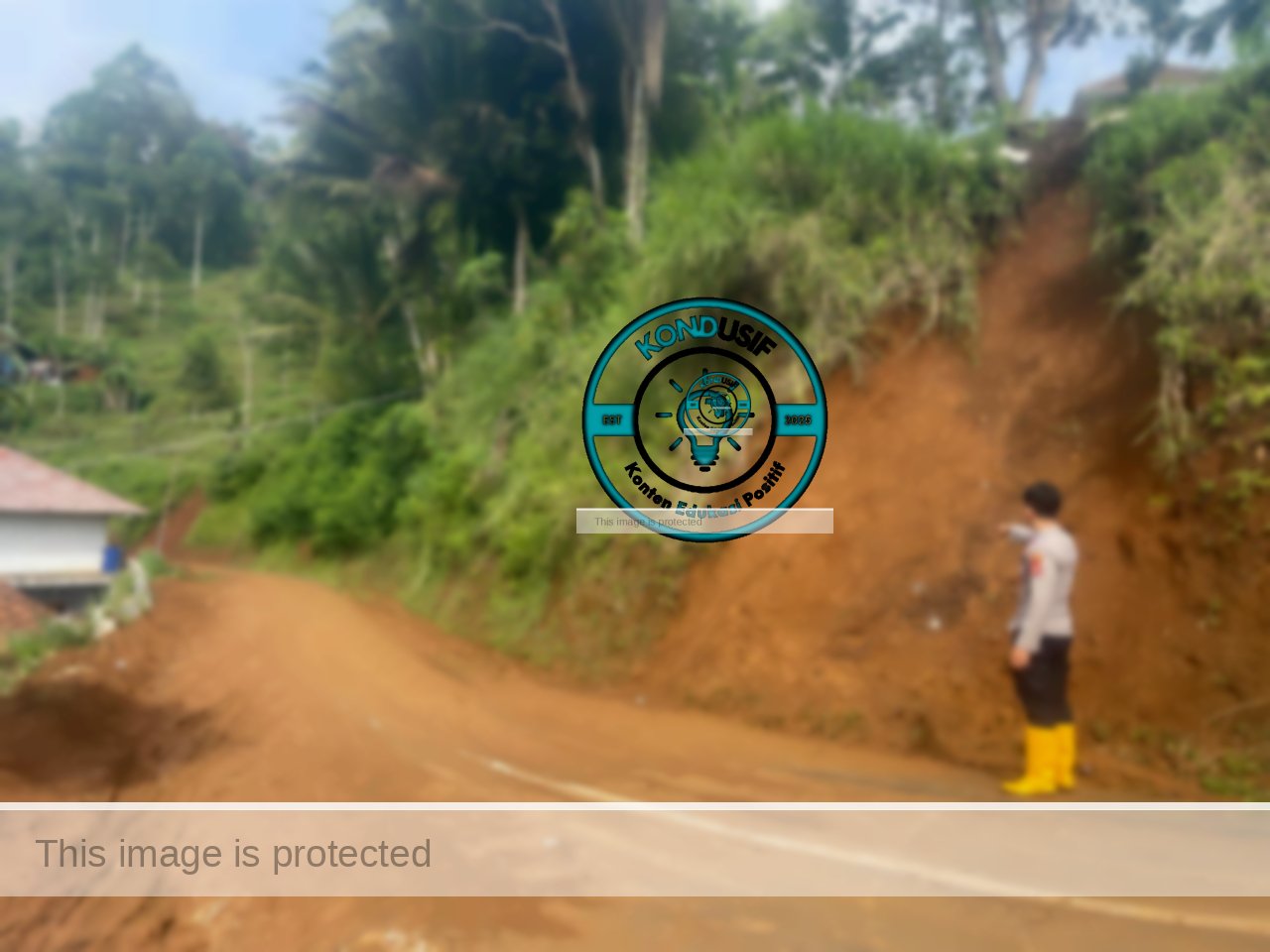 Longsor Buana Mekar, Polsek Panumbangan Evakuasi Material