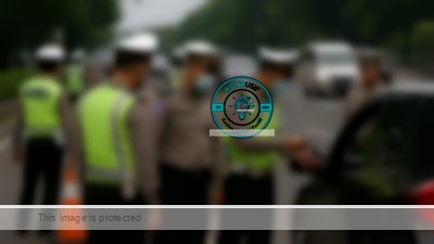 Keterangan foto : ilustrasi AI polisi saat melakukan rajia kendaraan