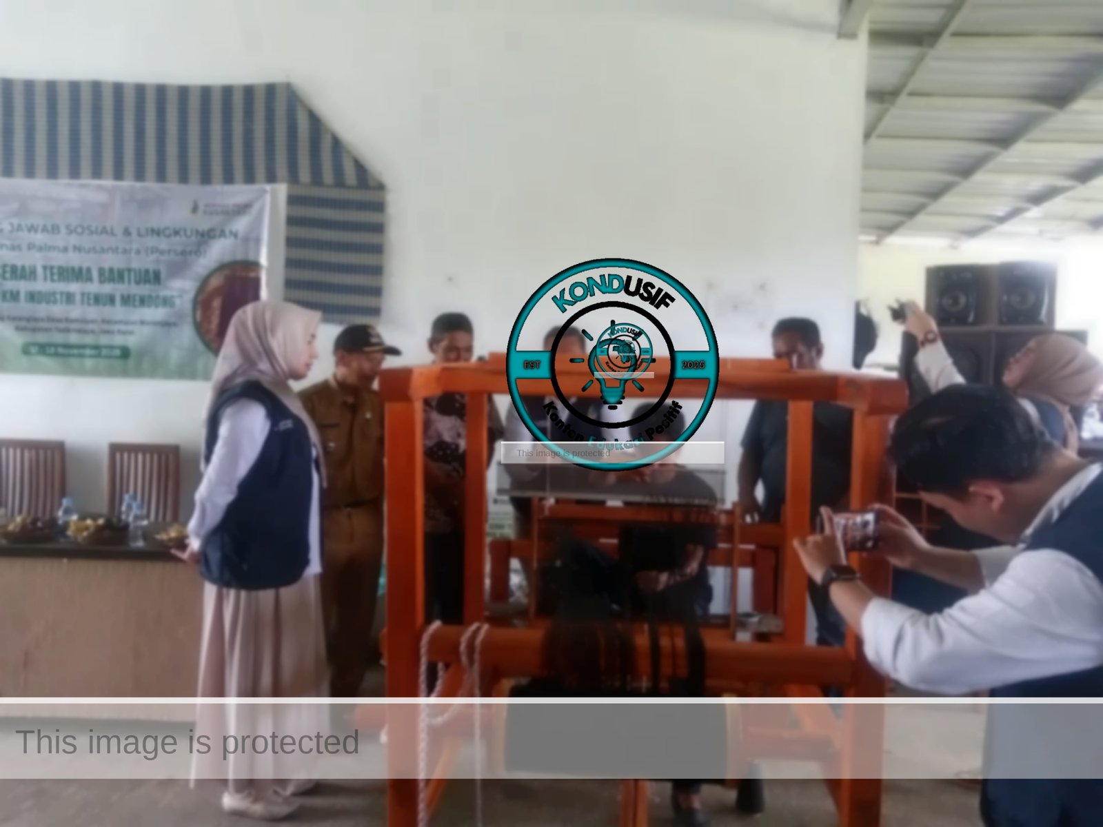 APN serahkan bantuan alat tenun modern kepada perajin mendong Tasikmalaya