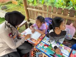 Program Polwan Mengajar Polsek Ciamis Disambut Hangat Anak-Anak Al Marhamah