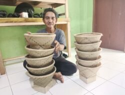 Otang, Perajin Boboko Ciamis yang Menganyam Asa di Tengah Perubahan Zaman