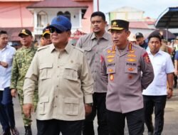 Kapolri Dampingi Presiden Prabowo Cek Kondisi Pengungsian Korban Banjir di Tapanuli Tengah