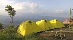 Bukit Baros Ciamis: Spot Camping Estetik buat Menjemput Fajar Pertama 2026, foto: fauza