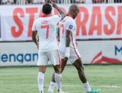 Tanpa Bojan Hodak, Persib Takluk 0-2 dari Malut United di Gelora Kie Raha