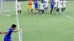 Tumbangkan PSM Makassar, Persib Bandung Rebut Takhta Puncak Klasemen!