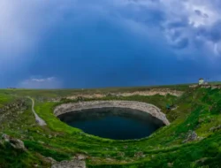 Tanah Tiba-tiba Ambles? Ternyata Ini Alasan Ilmiah di Balik Fenomena Sinkhole