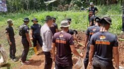 ​Wujud Bakti Untuk Negeri, Polsek Cijeungjing dan Brimob Bahu-Membahu Bangun Mushola