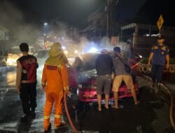 Polsek Cisaga Tangani Mobil Terbakar di Jalan Raya Ciamis-Banjar, Satu Keluarga Selamat